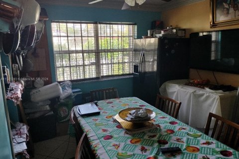 Купить виллу или дом в Норт-Майами, Флорида 5 спален, 121.98м2, № 1035466 - фото 6
