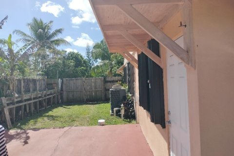 Купить виллу или дом в Норт-Майами, Флорида 5 спален, 121.98м2, № 1035466 - фото 9