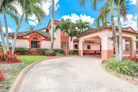 Villa ou maison à louer à Miami, Floride: 5 chambres, 422.89 m2 № 1023736 - photo 2