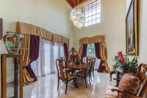 Villa ou maison à louer à Miami, Floride: 5 chambres, 422.89 m2 № 1023736 - photo 5