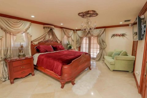 Villa ou maison à louer à Miami, Floride: 5 chambres, 422.89 m2 № 1023736 - photo 11