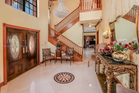 Villa ou maison à louer à Miami, Floride: 5 chambres, 422.89 m2 № 1023736 - photo 3