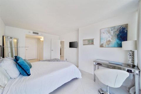 Condominio en alquiler en North Bay Village, Florida, 2 dormitorios, 95.69 m2 № 1396841 - foto 12