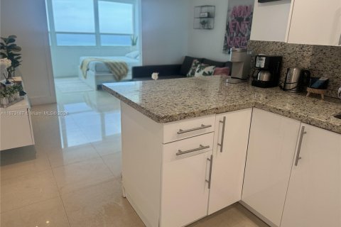 Copropriété à vendre à Miami Beach, Floride: 39.95 m2 № 1396832 - photo 7