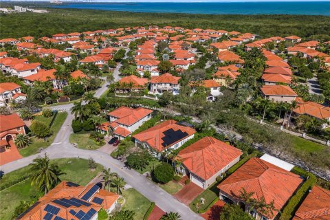 Villa ou maison à vendre à Cutler Bay, Floride: 4 chambres, 252.97 m2 № 1017898 - photo 30