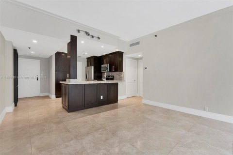 Condo in Key Biscayne, Florida, 1 bedroom  № 1305371 - photo 22