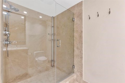 Condo in Key Biscayne, Florida, 1 bedroom  № 1305371 - photo 18