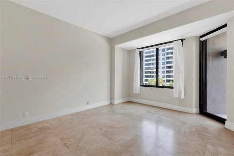 Condo in Key Biscayne, Florida, 1 bedroom  № 1305371 - photo 12