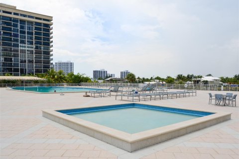 Condominio en venta en Hallandale Beach, Florida, 1 dormitorio, 80.82 m2 № 1305370 - foto 26