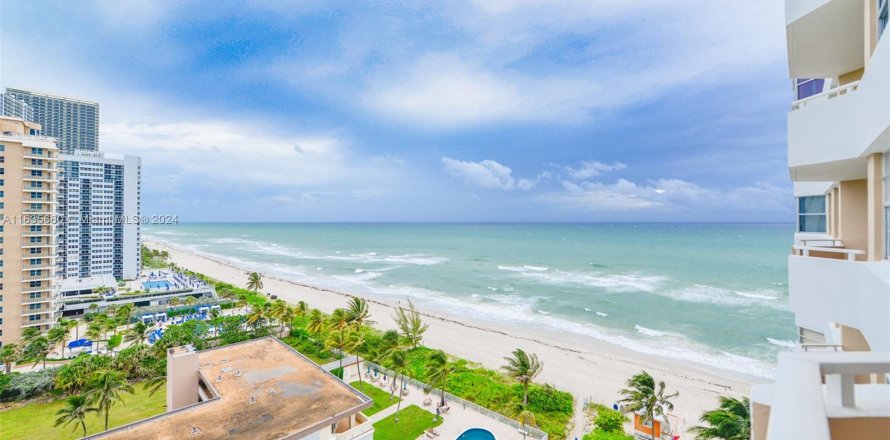 Condo in Hallandale Beach, Florida, 1 bedroom  № 1305370