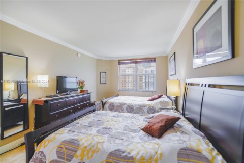 Copropriété à vendre à Hallandale Beach, Floride: 1 chambre, 80.82 m2 № 1305370 - photo 14