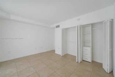 Condominio en venta en Bal Harbour, Florida, 2 dormitorios, 98.1 m2 № 1240685 - foto 12