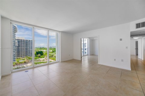 Condominio en venta en Bal Harbour, Florida, 2 dormitorios, 98.1 m2 № 1240685 - foto 2