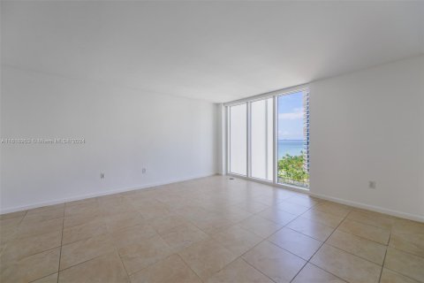 Condominio en venta en Bal Harbour, Florida, 2 dormitorios, 98.1 m2 № 1240685 - foto 5