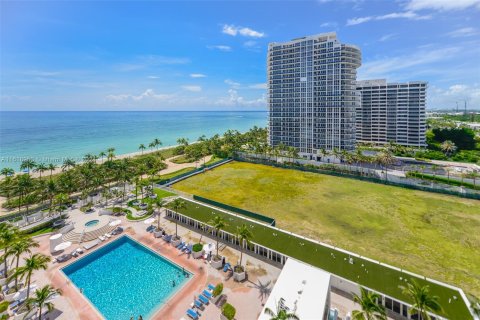 Condominio en venta en Bal Harbour, Florida, 2 dormitorios, 98.1 m2 № 1240685 - foto 20