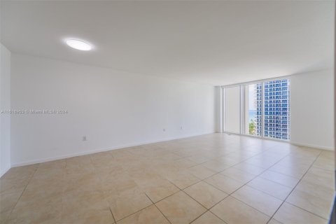 Condominio en venta en Bal Harbour, Florida, 2 dormitorios, 98.1 m2 № 1240685 - foto 4