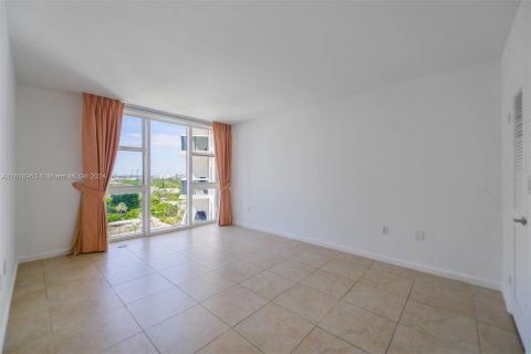 Condominio en venta en Bal Harbour, Florida, 2 dormitorios, 98.1 m2 № 1240685 - foto 21