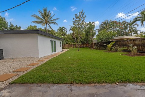 House in Wilton Manors, Florida 3 bedrooms, 150.87 sq.m. № 1162035 - photo 14