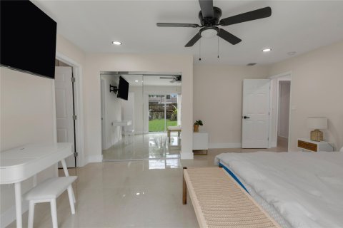 House in Wilton Manors, Florida 3 bedrooms, 150.87 sq.m. № 1162035 - photo 23