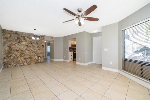 Copropriété à vendre à Orlando, Floride: 2 chambres, 90.67 m2 № 1341750 - photo 3