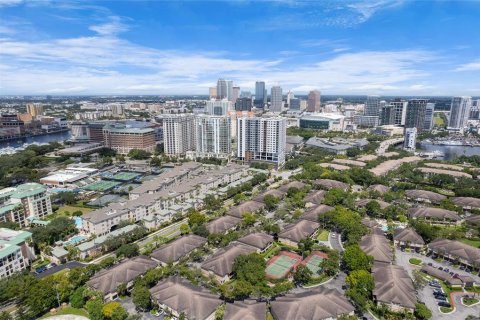 Condo in Tampa, Florida, 2 bedrooms  № 1349967 - photo 23