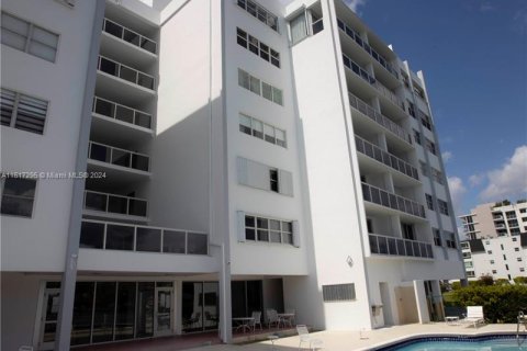 Condominio en venta en Bay Harbor Islands, Florida, 1 dormitorio, 96.62 m2 № 1240649 - foto 2