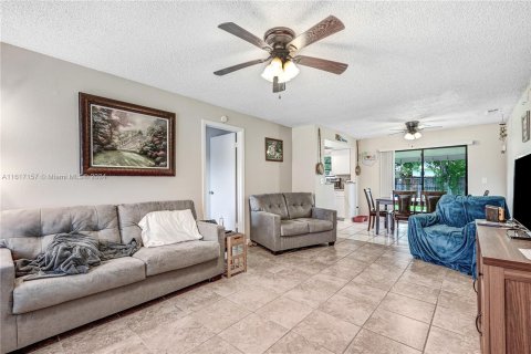 Casa en venta en Cocoa, Florida, 3 dormitorios № 1240648 - foto 4