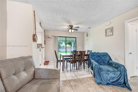 House in Cocoa, Florida 3 bedrooms № 1240648 - photo 6