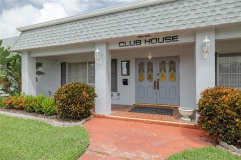 House in Largo, Florida 2 bedrooms, 122.72 sq.m. № 1353234 - photo 30