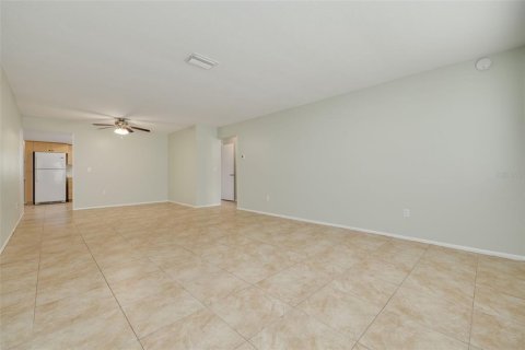 House in Largo, Florida 2 bedrooms, 122.72 sq.m. № 1353234 - photo 4