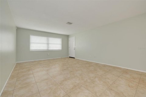 House in Largo, Florida 2 bedrooms, 122.72 sq.m. № 1353234 - photo 5