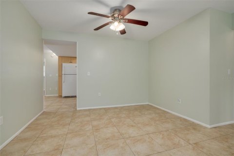 House in Largo, Florida 2 bedrooms, 122.72 sq.m. № 1353234 - photo 8