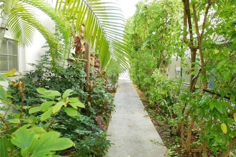 Condo in Miami Beach, Florida, 1 bedroom  № 1386031 - photo 14