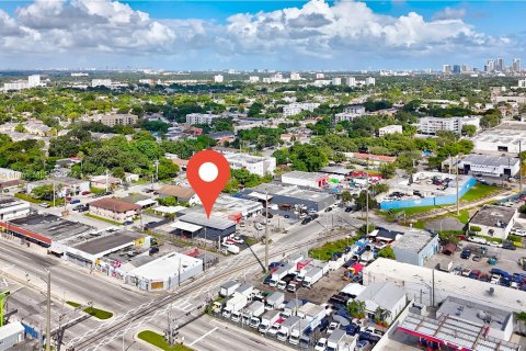 Commercial property in Miami, Florida № 1413745 - photo 3