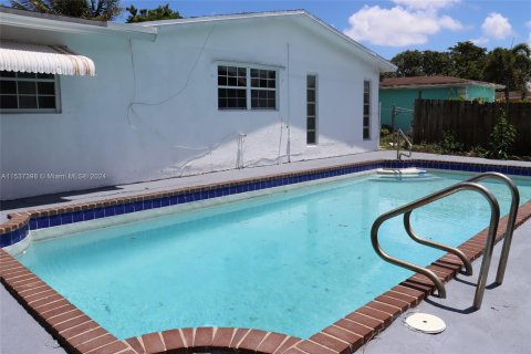 Villa ou maison à vendre à North Lauderdale, Floride: 4 chambres, 192.31 m2 № 1040300 - photo 16