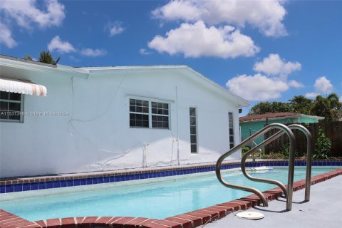 Villa ou maison à vendre à North Lauderdale, Floride: 4 chambres, 192.31 m2 № 1040300 - photo 17