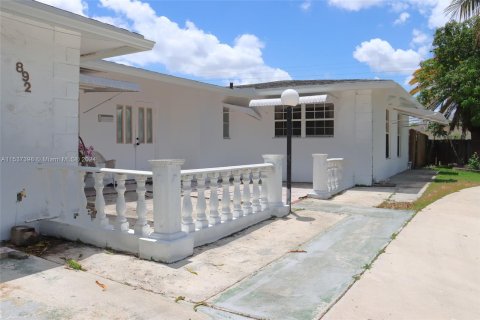 Villa ou maison à vendre à North Lauderdale, Floride: 4 chambres, 192.31 m2 № 1040300 - photo 10