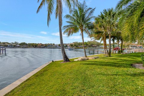 Casa en venta en North Palm Beach, Florida, 4 dormitorios, 339.74 m2 № 1040739 - foto 17