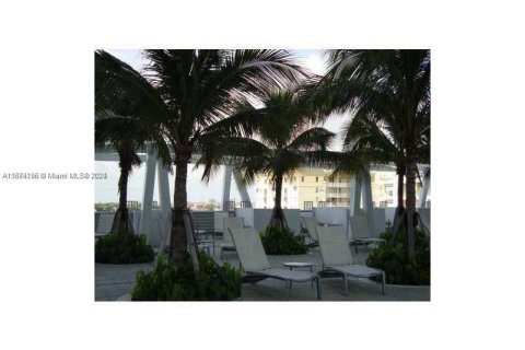 Condominio en alquiler en Miami, Florida, 2 dormitorios, 102.1 m2 № 1397586 - foto 11