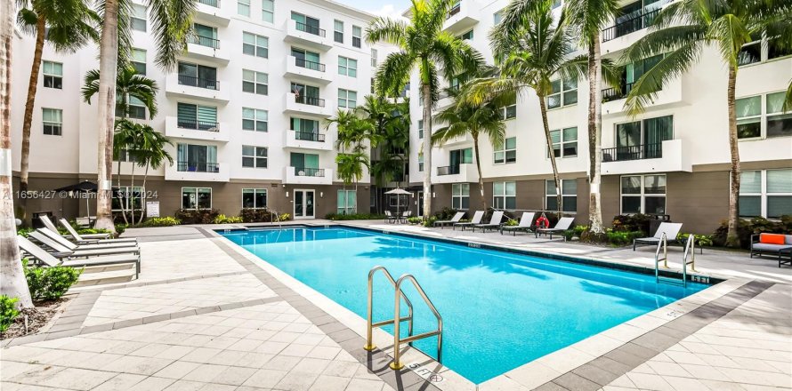 Condominio en Fort Lauderdale, Florida, 2 dormitorios  № 1360271