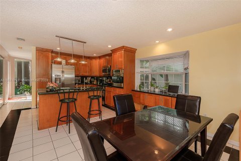 House in Miami, Florida 4 bedrooms, 249.81 sq.m. № 1360274 - photo 22