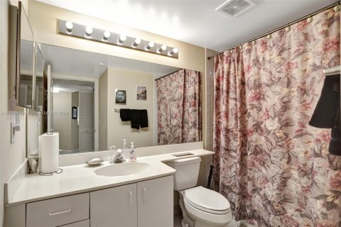 Condo in Sunrise, Florida, 2 bedrooms  № 1360243 - photo 22