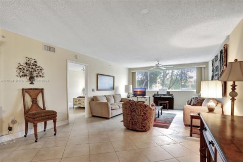 Copropriété à vendre à Sunrise, Floride: 2 chambres, 130.06 m2 № 1360243 - photo 12