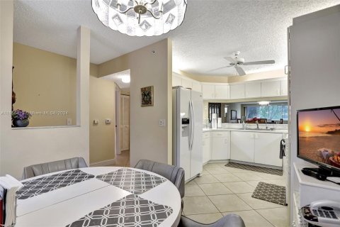 Copropriété à vendre à Sunrise, Floride: 2 chambres, 130.06 m2 № 1360243 - photo 19