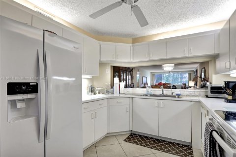 Condo in Sunrise, Florida, 2 bedrooms  № 1360243 - photo 13