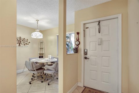 Condo in Sunrise, Florida, 2 bedrooms  № 1360243 - photo 4