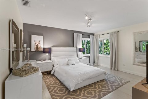Casa en venta en Biscayne Park, Florida, 5 dormitorios, 275.92 m2 № 1223860 - foto 21