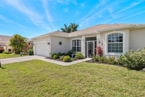 Villa ou maison à vendre à Punta Gorda, Floride: 3 chambres, 154.78 m2 № 1205361 - photo 3