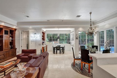 Villa ou maison à vendre à Golden Beach, Floride: 5 chambres, 446.86 m2 № 1037716 - photo 21