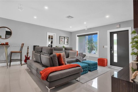 Villa ou maison à vendre à Dania Beach, Floride: 2 chambres, 113.99 m2 № 1225003 - photo 3